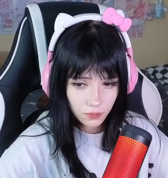 571x604