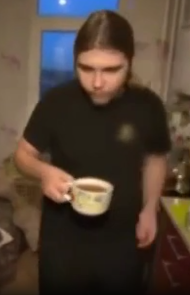 389x604