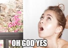 592x419