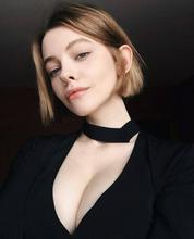 736x907